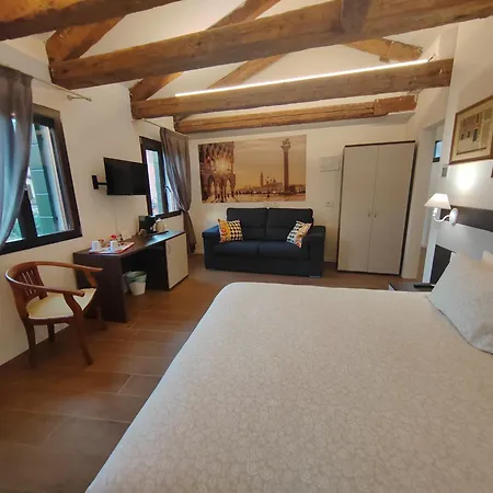 Casa sulla Laguna CASTELLO-2